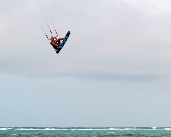 Kitesurfer vom Funboard Center Boracay kommen auf Platz 3 in Hangtime.