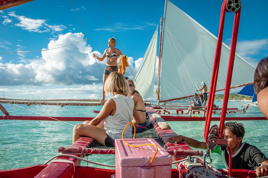 Sailing on the outrigger from Red Pirates at White Beach around Boracay.