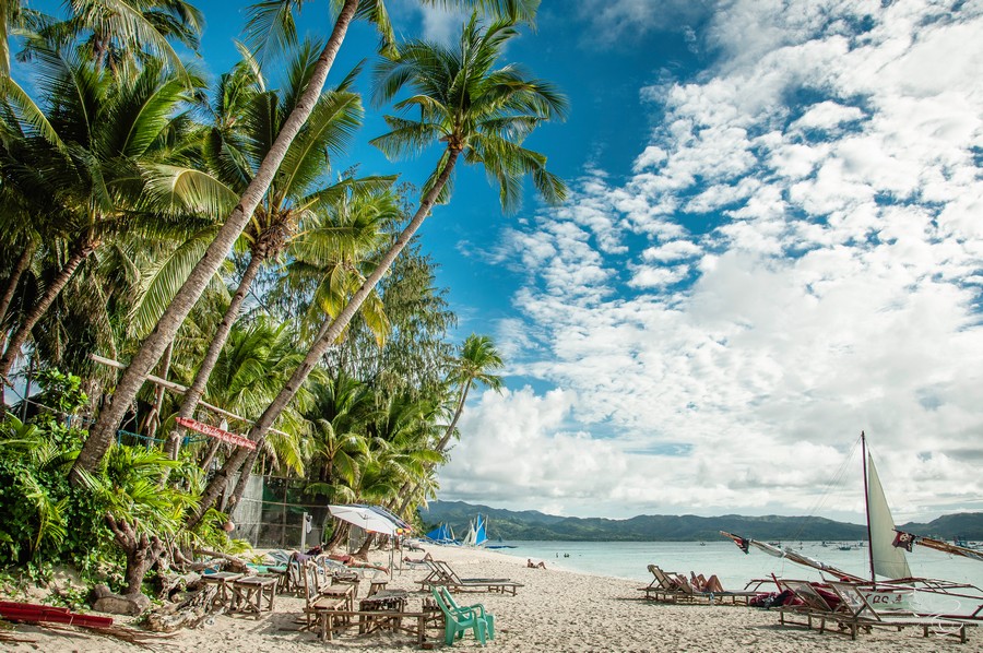 Sailing at Red Pirates at White Beach on Boracay Island.