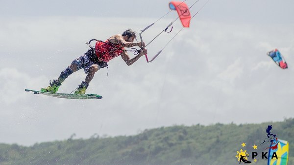 Newbie Cihan from KiteXtreme-Turkey features a great achievement in Freestyle.