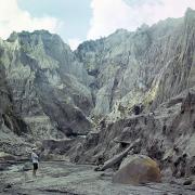 Bizarre Lavaschluchten am Pinatubo im Norden der Philippinen.