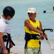 Kiten-lernen-am-Funboard-Center -Boracay-mit-IKO-zertifizierten-Kitelehrern.