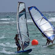 Windsurflehrer-Gilbert-vom-Funboard-Center-Boracay-im-Internationalem-Funboard-Cup-2011